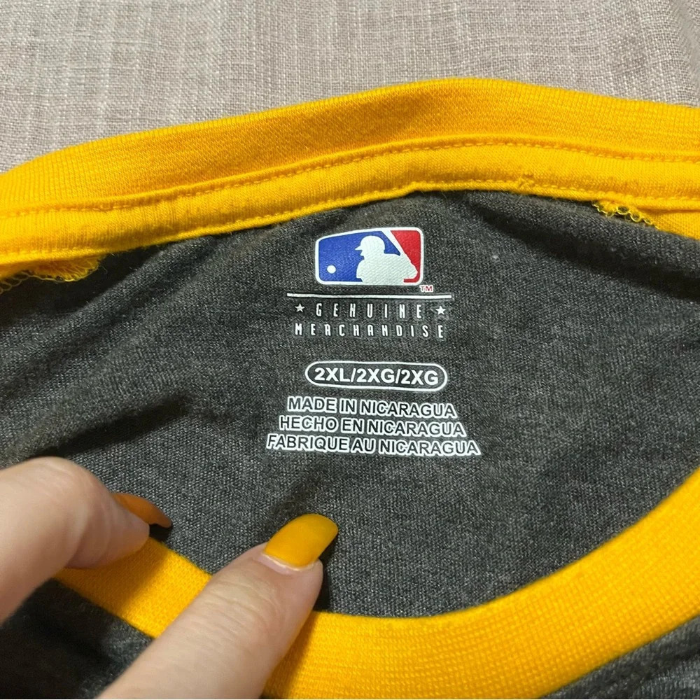 Pittsburgh Pirates Raglan Baseball Ringer Tee Size 2XL MLB 3/4 sleeve Athletic - Picture 4 of 6